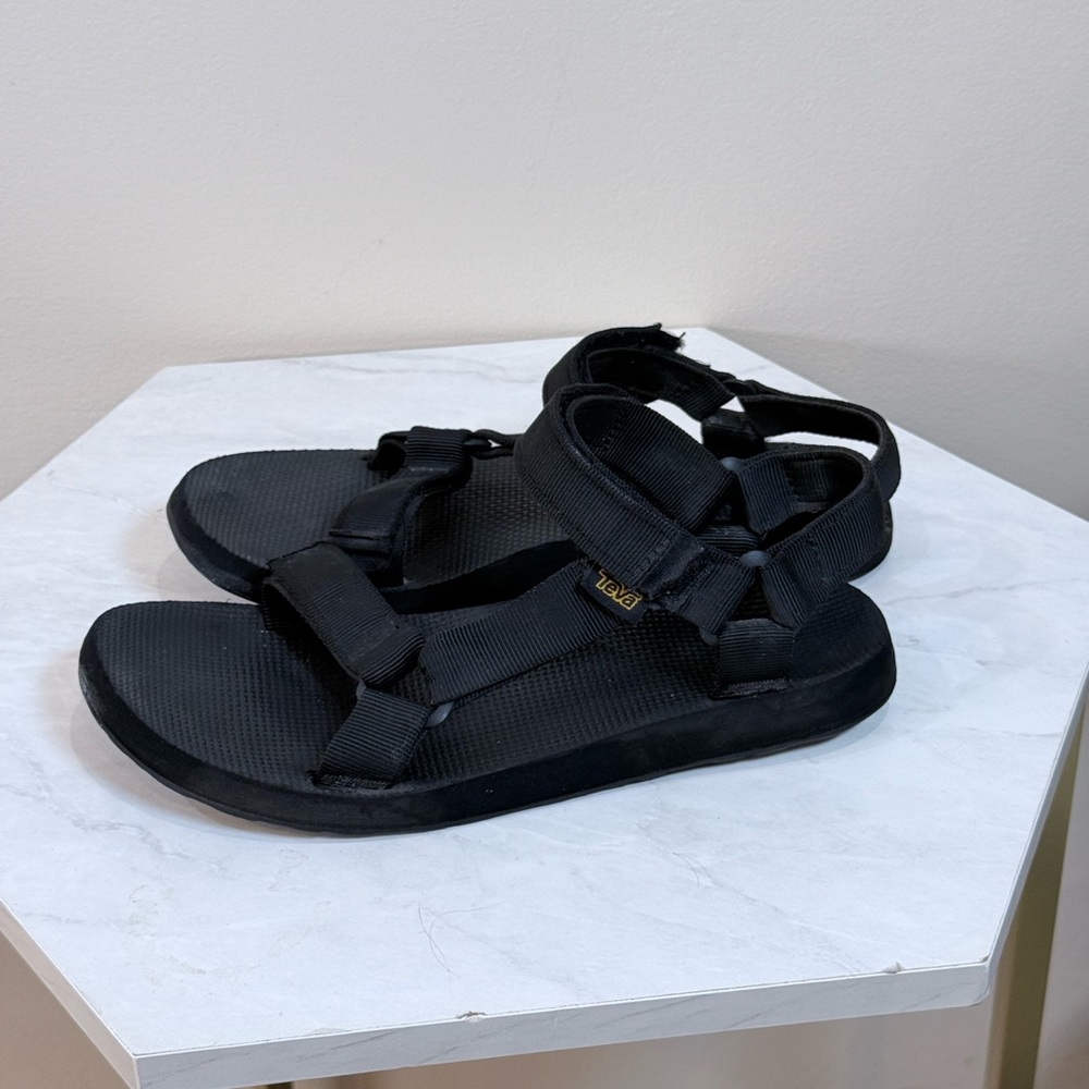 🔥Teva Women’s Black Outdoor Strap Sandals Size 6 EUC🔥